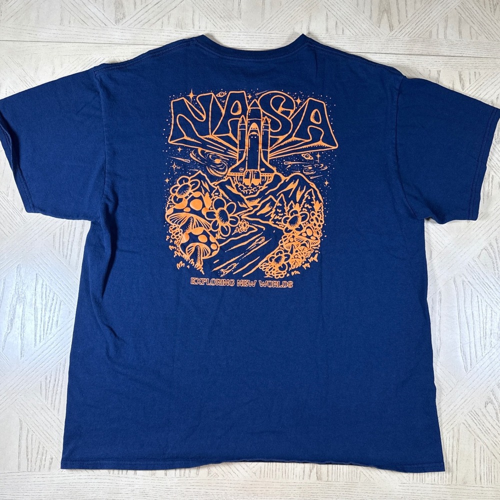 NASA Graphic T Shirt XL Space Shuttle Exploring New World Tee STEM Science Women
